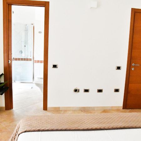 Sunshine Apartment - Appartamento Vicino Al Mare, Cagliari, Sardinia Dış mekan fotoğraf