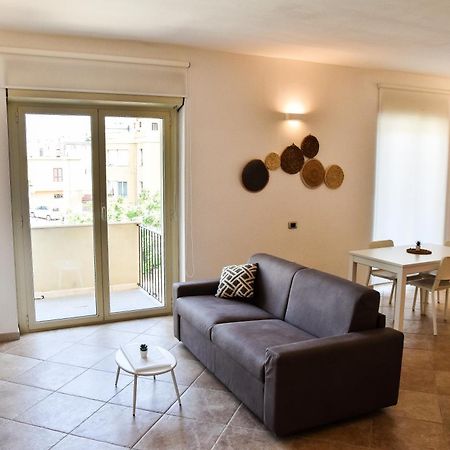 Sunshine Apartment - Appartamento Vicino Al Mare, Cagliari, Sardinia Dış mekan fotoğraf