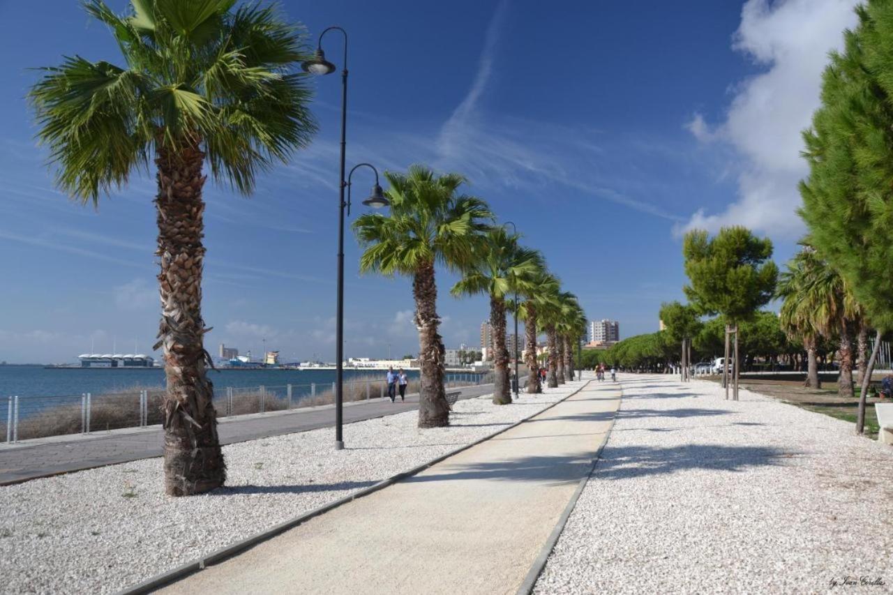 Sunshine Apartment - Appartamento Vicino Al Mare, Cagliari, Sardinia Dış mekan fotoğraf
