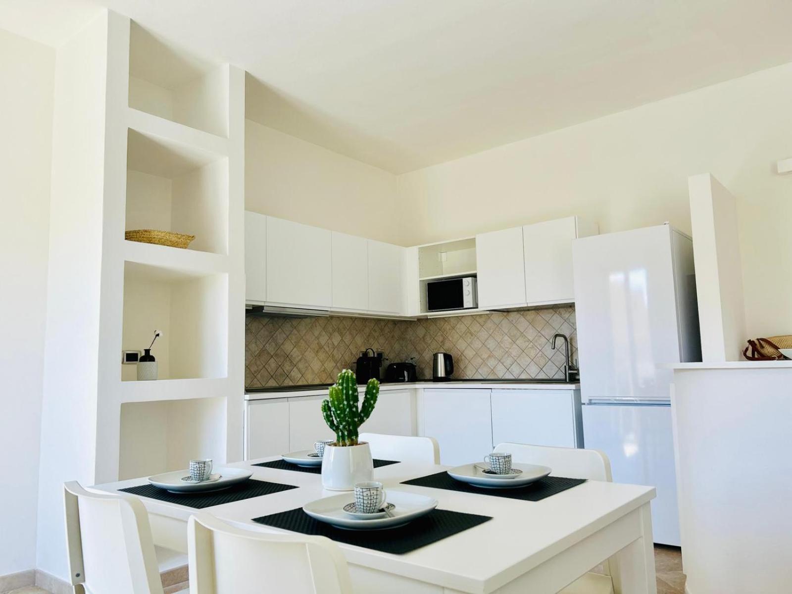 Sunshine Apartment - Appartamento Vicino Al Mare, Cagliari, Sardinia Dış mekan fotoğraf