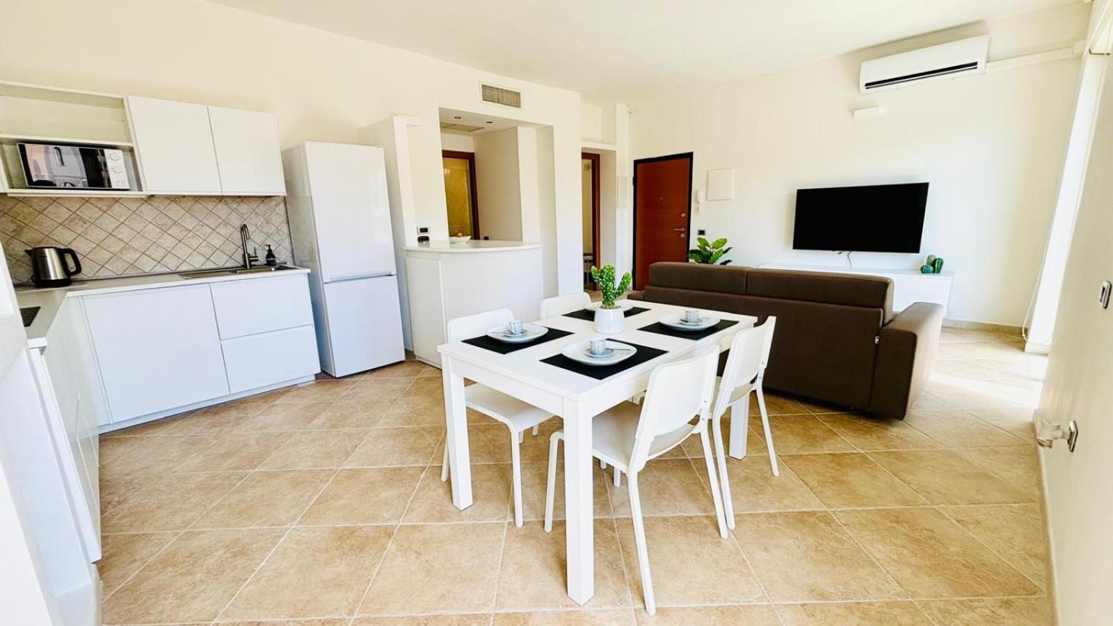 Sunshine Apartment - Appartamento Vicino Al Mare, Cagliari, Sardinia Dış mekan fotoğraf