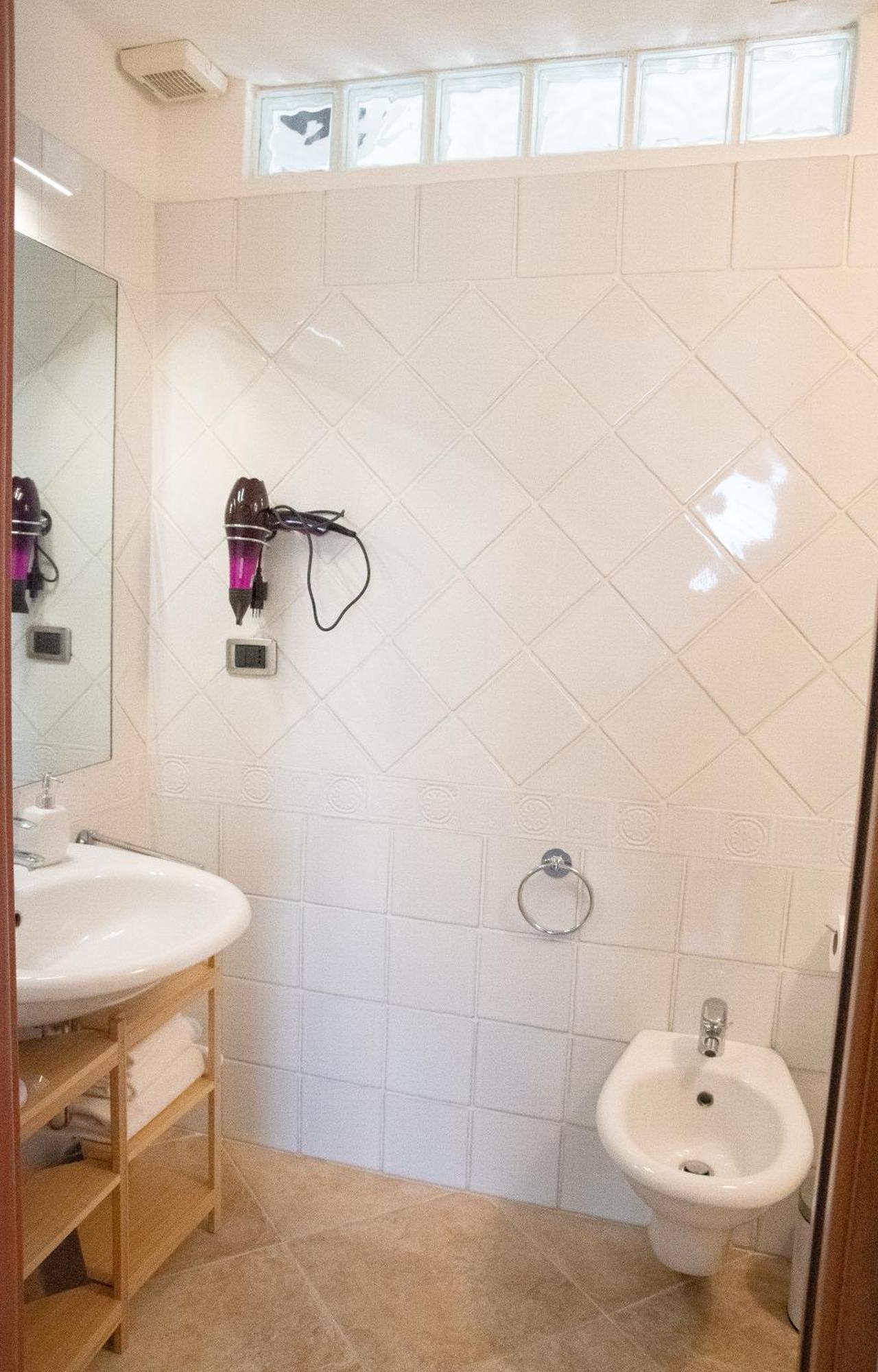 Sunshine Apartment - Appartamento Vicino Al Mare, Cagliari, Sardinia Dış mekan fotoğraf